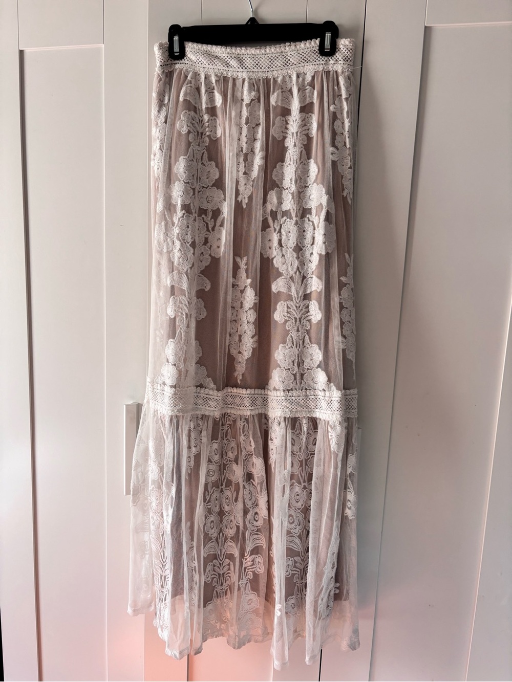 Altar’d State Arissa Ivory & Nude Skirt with Floral Lace: New with Tags - Picture 6 of 8